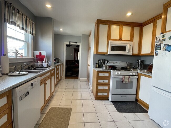 Building Photo - 38 Ten Hills Rd Unit 2 Rental
