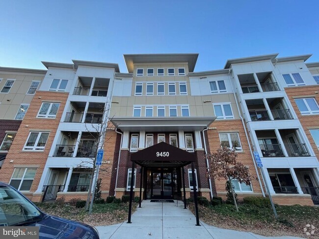 Building Photo - Luxurious Fairfax City 2 bed Condo