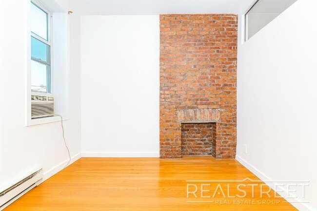 Photo - Gorgeous 2BR/1BA apartment available in prime Bushwick. This apartment is an absolute steal and will Unidad 2A