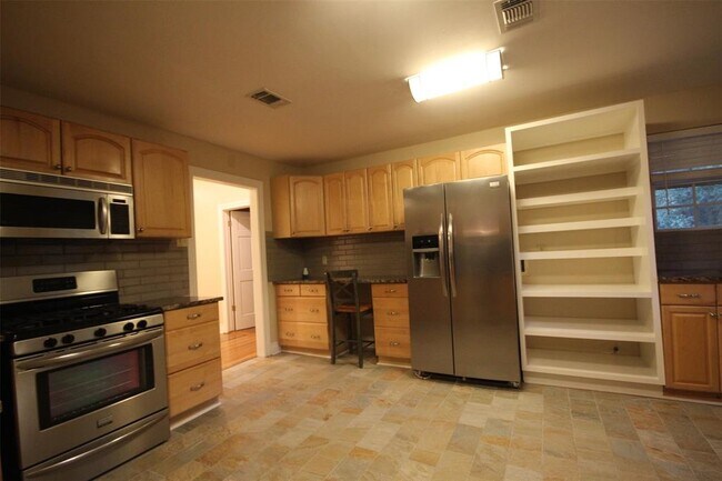Photo - 2206 W 10th St