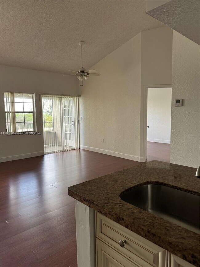 Photo - 2881 N Oakland Forest Dr Unit 310