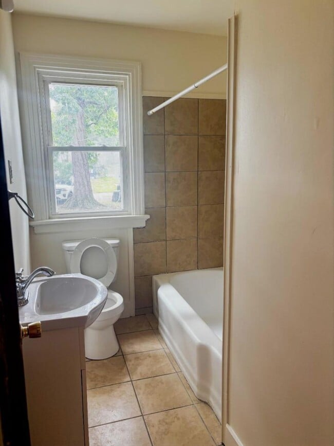 Photo - 3 Bedroom / North Avenue, 23222