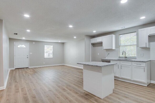 2904 Barron Ave