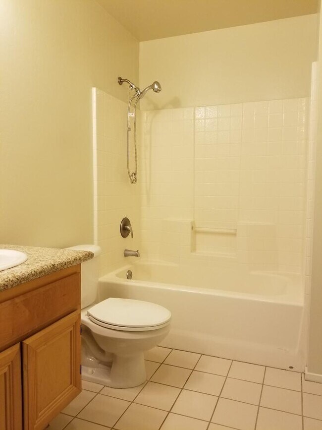 600 Hosking Ave Apartments Unit 14C Bakersfield, CA