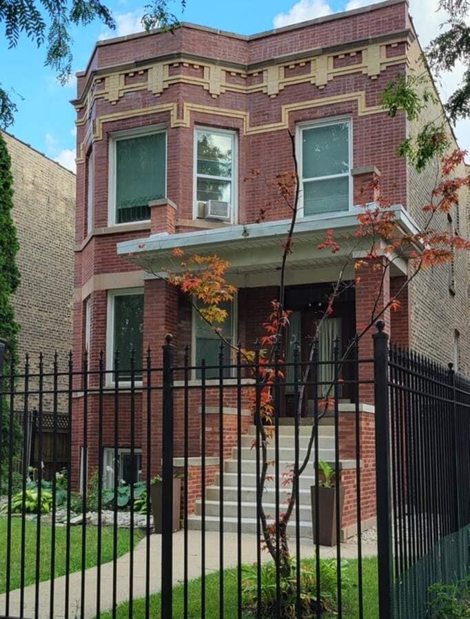 Photo - 4445 W Altgeld St House
