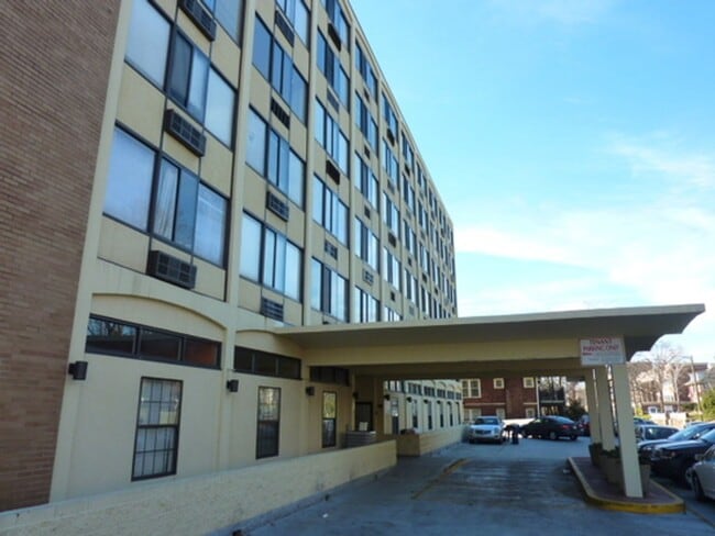 Photo - Flexible lease length at a great price! Secure this unit for 6, 12 or 18 months @ $1100/month!! M...