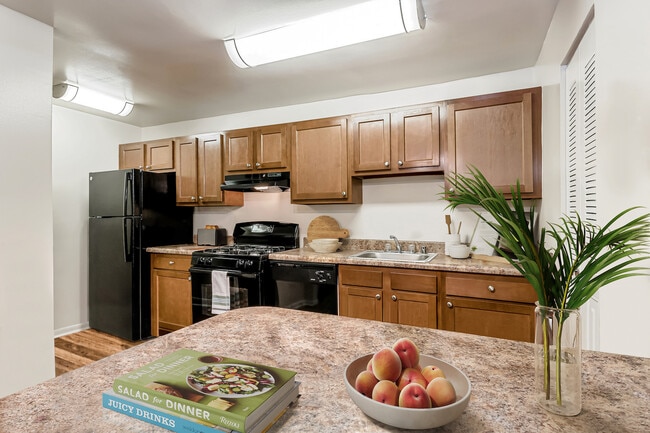 Building Photo - Woodland Landing Rental