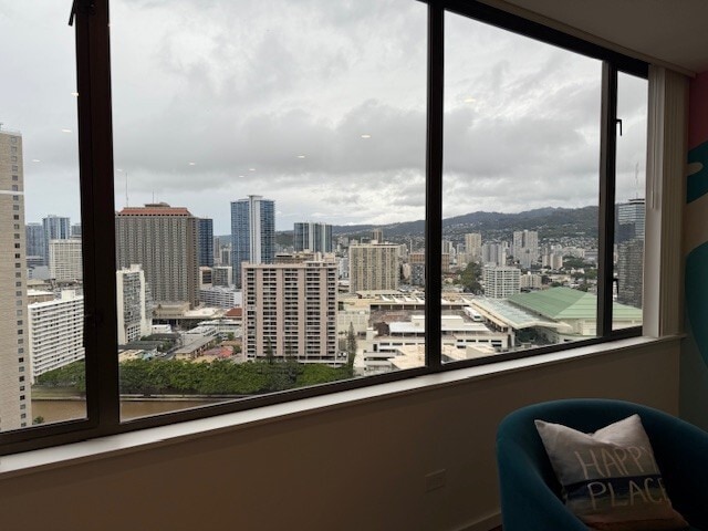 Photo - 411 Hobron Ln