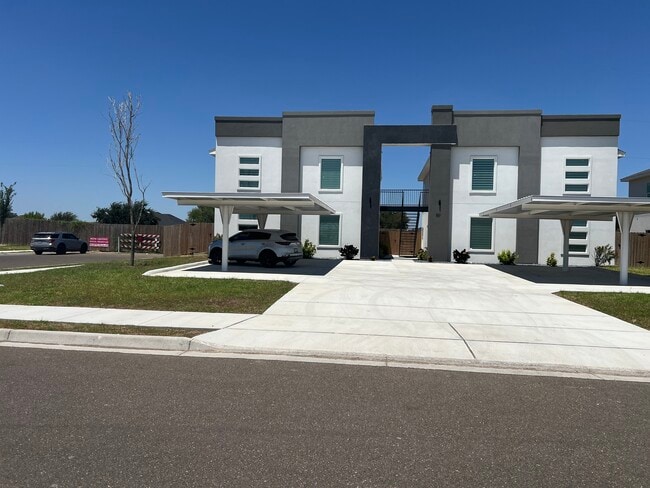 Photo - 521 N Delaware St