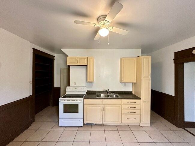 Photo - 154 Elmwood St