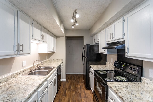 3BR, 2BA - 1297SF - Pebble Creek