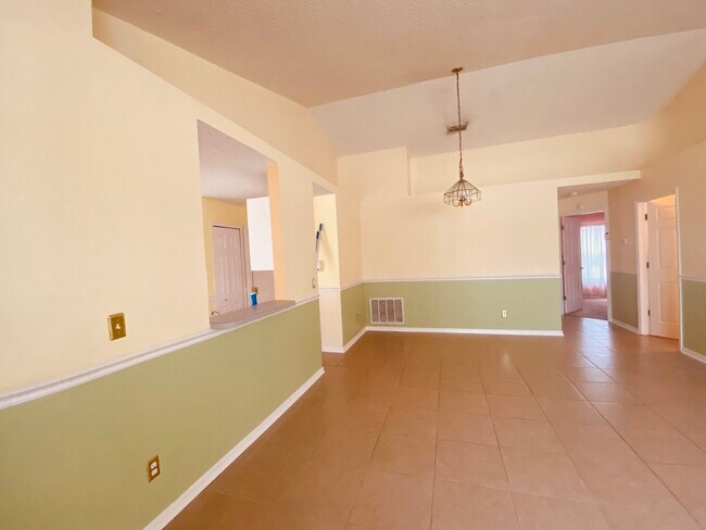 Photo - 3901 Penrod Ln