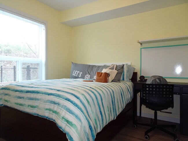 Photo - 883 Academy Way