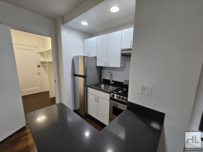 Photo - EAST 46 STREET Unit 3J