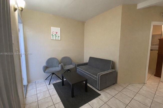 Photo - 520 SW 6th Ave Unidad B