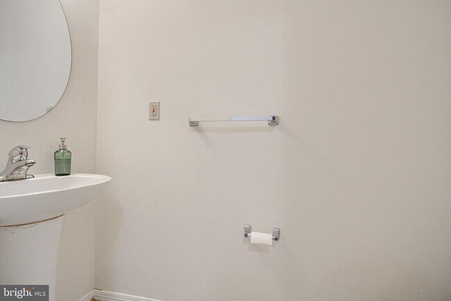 Photo - 1138 W Lombard St