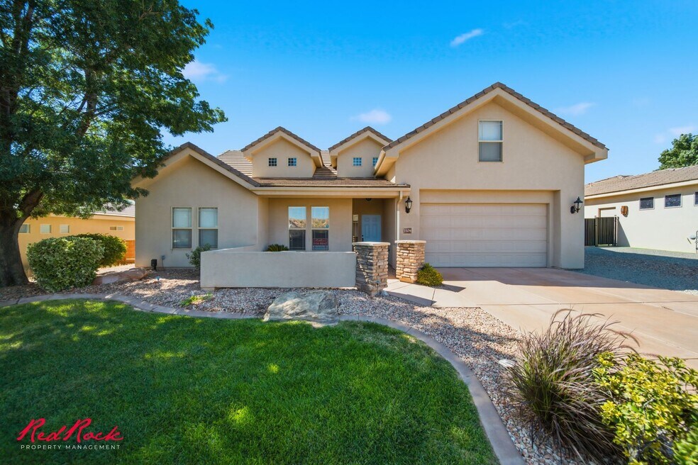 3304 W Palomar