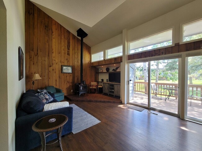 Photo - 247 Davis Cup Dr