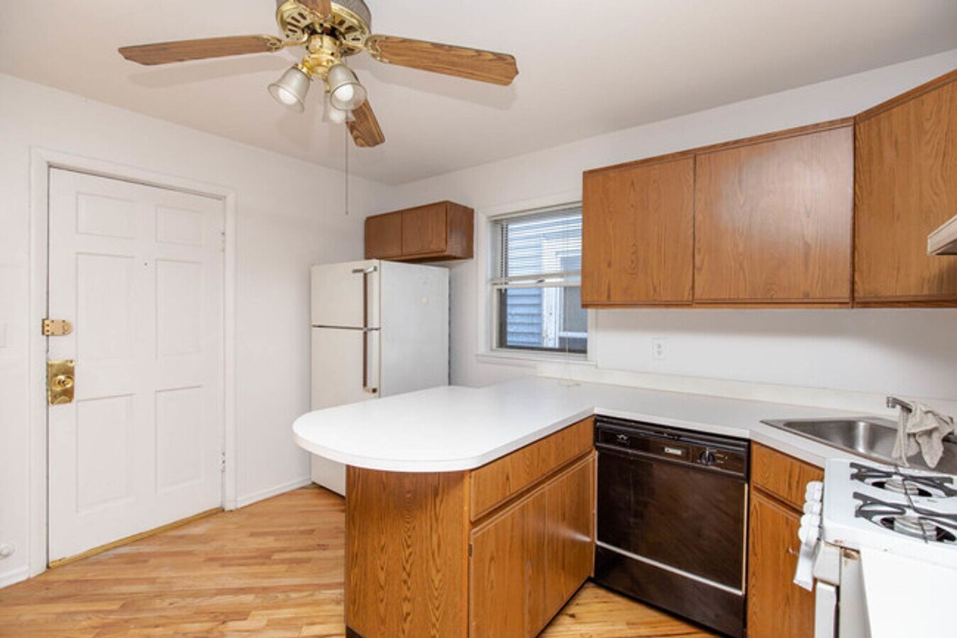 Photo - 3039 N Southport Ave Condo Unit 1F