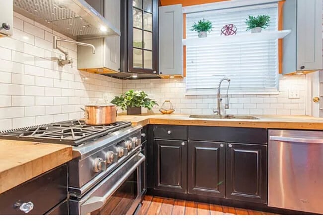 Photo - 823 S Hutchinson St