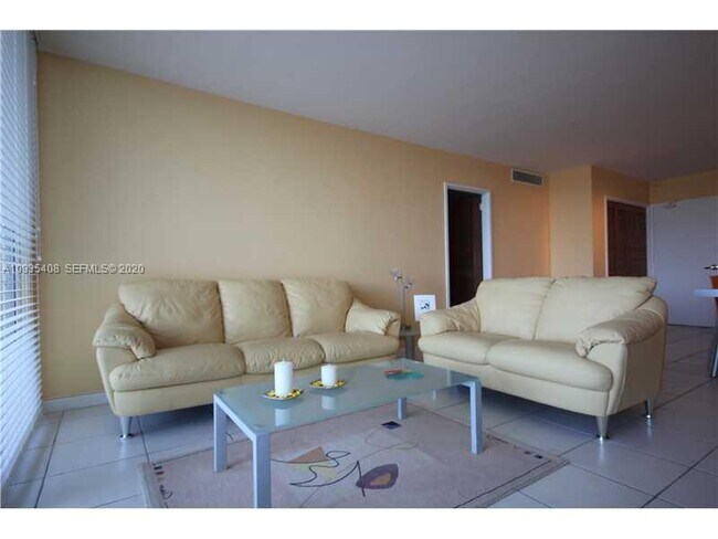 Photo - 5161 Collins Ave Unidad 508