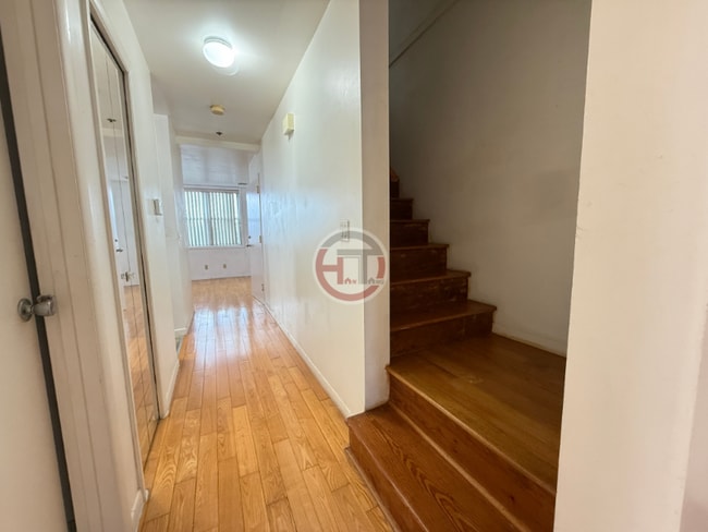 Photo - 227 Admiral Ln