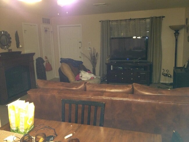 Sala de estar - 178 Stephens St