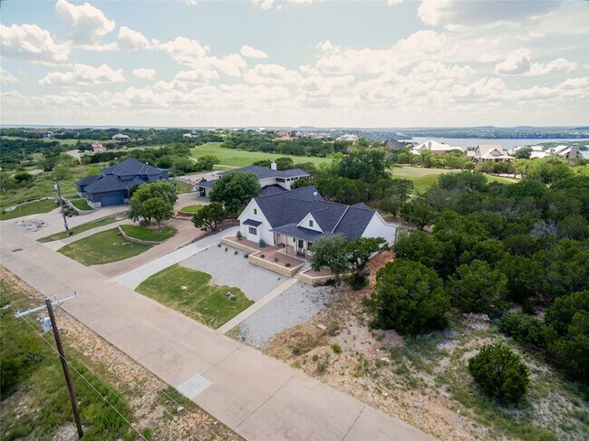 405 Oak Tree Dr