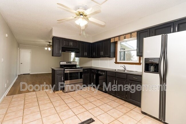 Photo - 910 Wesley Dr