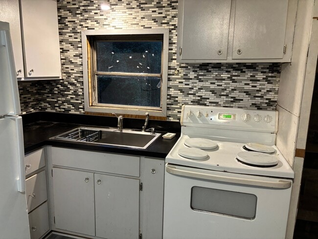 Photo - 107 W Bonnell St