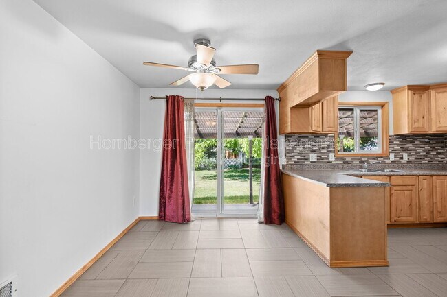 Photo - 1703 N Walnut Rd