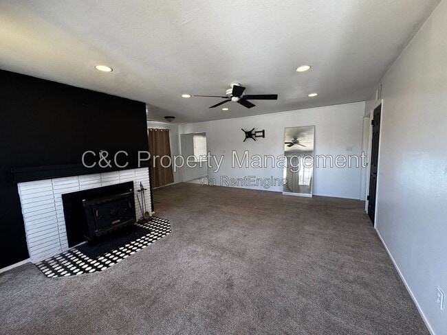 Photo - 3513 Clayburn Rd