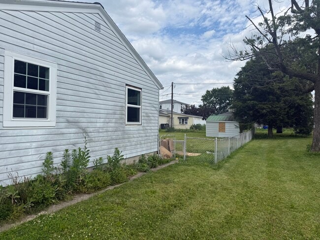 Photo - 720 N Morrison St