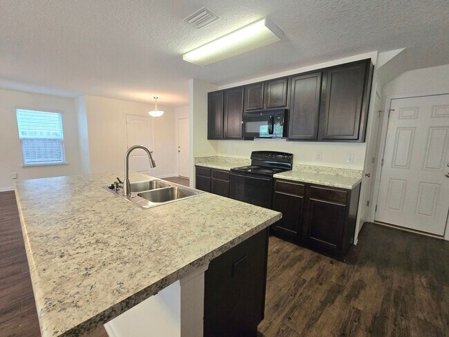 Photo - Charming 2-Story Home in Magnolia Bend