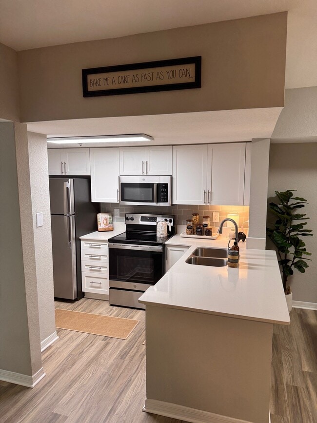 Cocina con plano de planta Willow | Aspire at Gateway - Aspire at Gateway