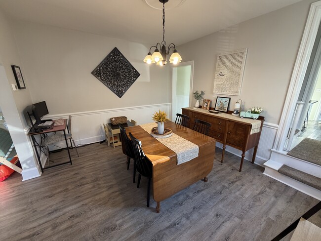 Photo - 307 S Whiteoak St