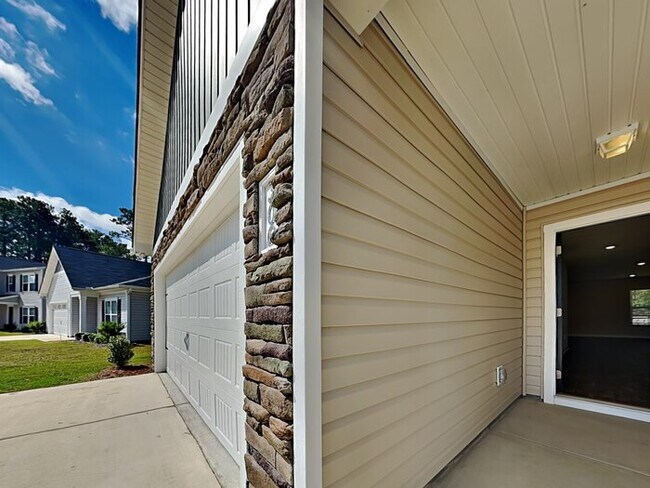 Photo - 306 Crooked Pne Ct