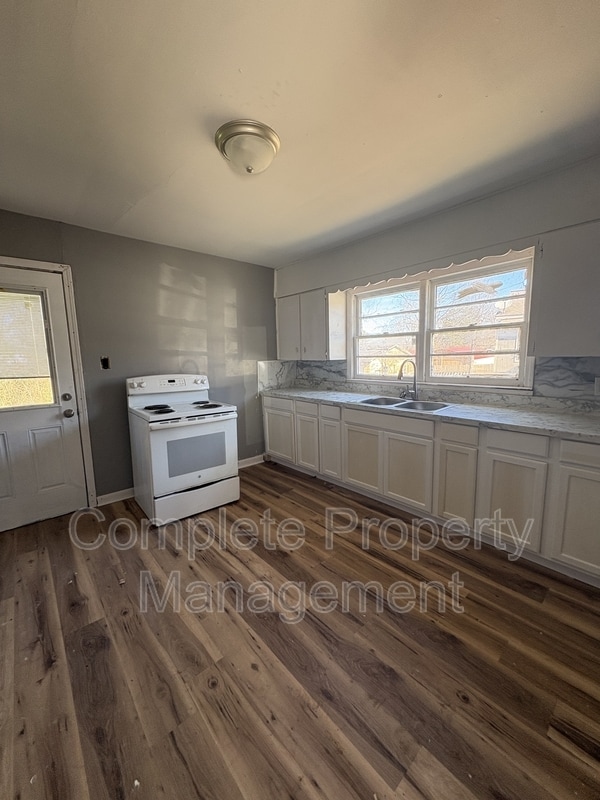 Photo - 810 Fairfax Ave