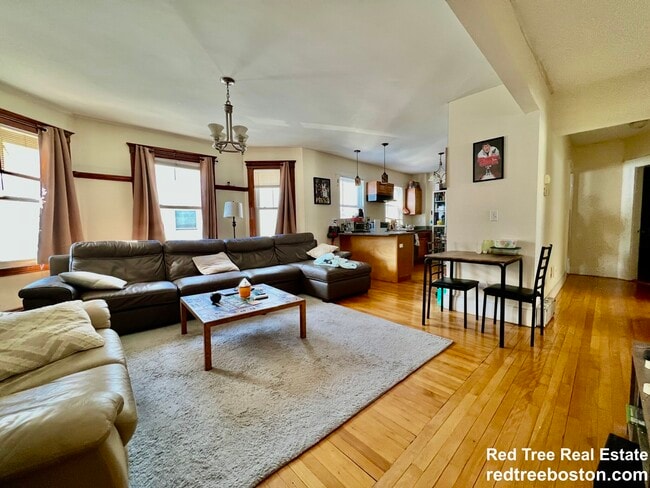 Photo - 335 Faneuil St Unit 3