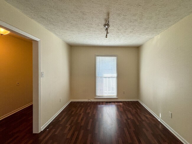 Photo - Lovely 3 Bed 2 Bath Home with Fenced Backyard