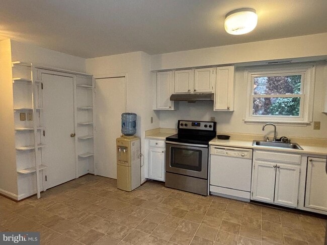 Photo - 520 W Liberty St