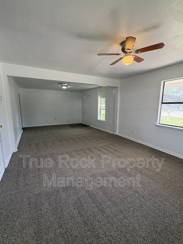 Photo - 730 W 8th St