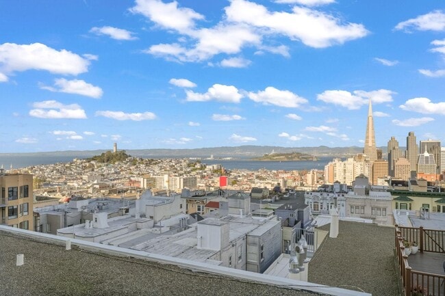 Photo - 1250 Clay St