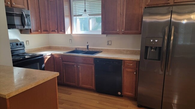 Photo - 505 Meadowbrook Ct