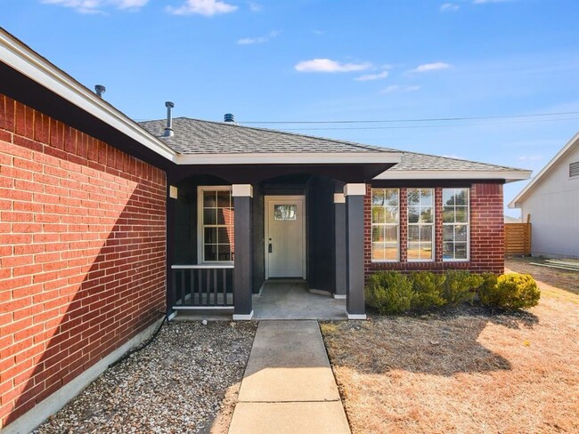 Photo - 806 Red River Ln