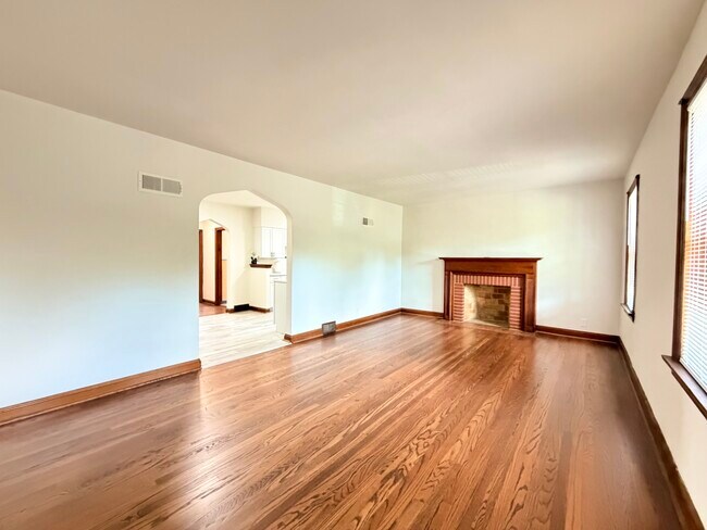Photo - 4734 Locke Ave Unit 2nd fl