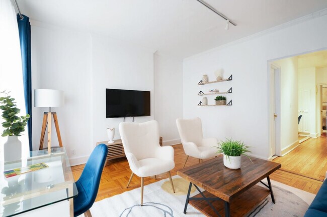 Photo - 405 E 61st St Unidad FL2-ID1021918P