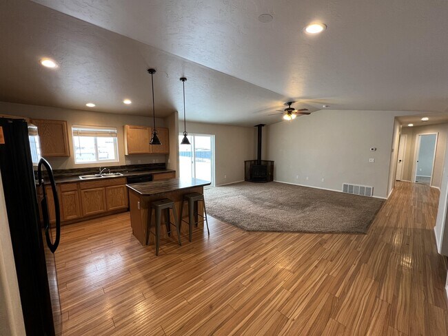 Photo - 379 Bismark St