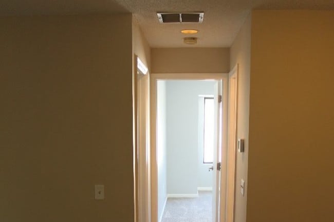 Hallway - 48 N Mountain Rd Unit 303