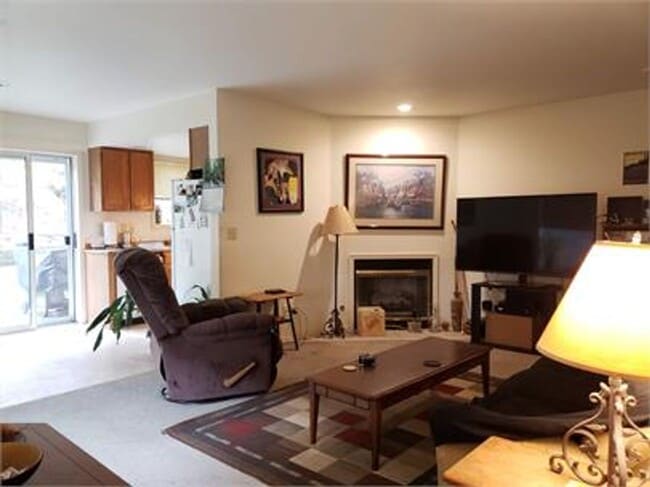 Photo - 2114-2116 Michigan St Unit 2116